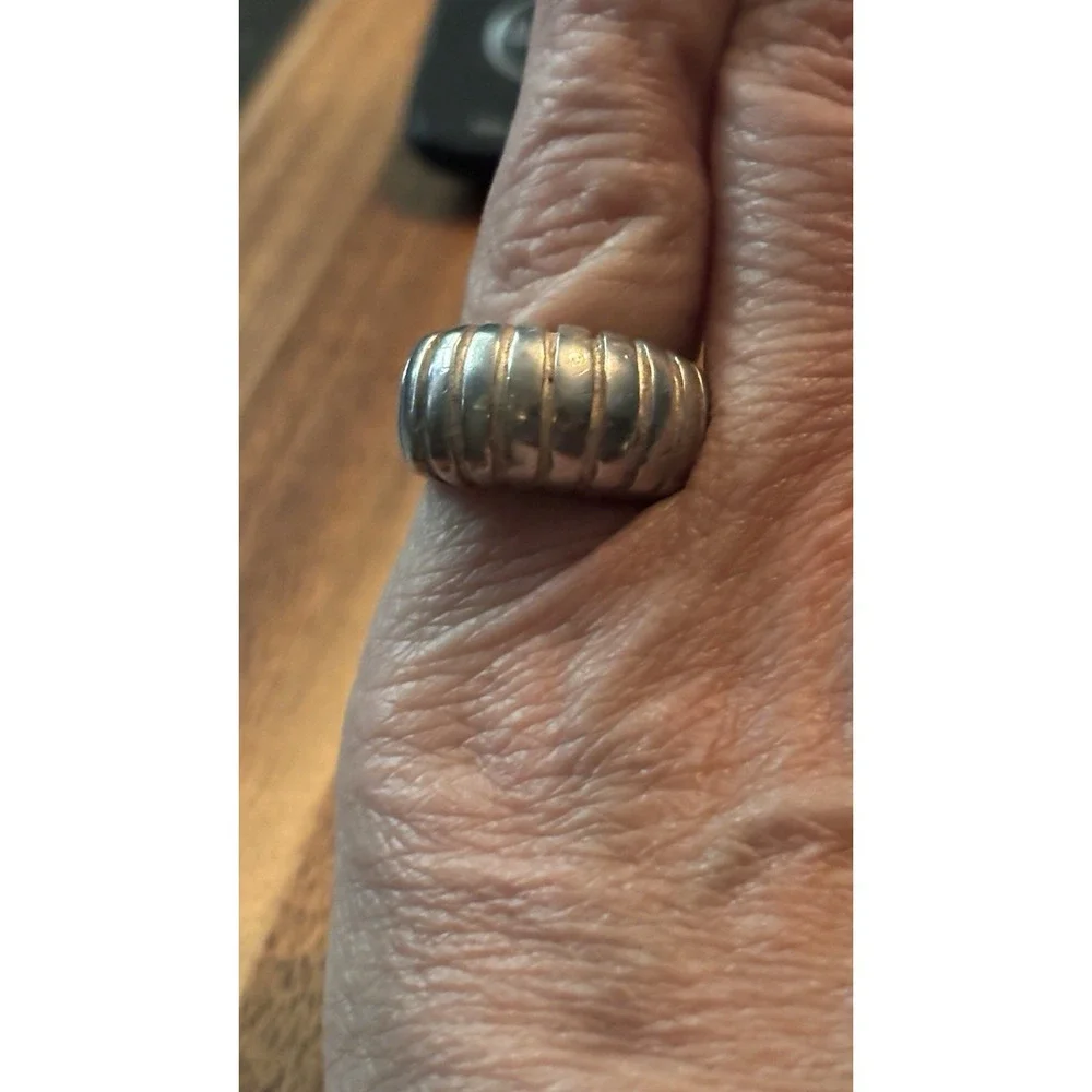 925 Sterling Silver Ribbed Domed Ring / Size 6.75, 8.5 Grams